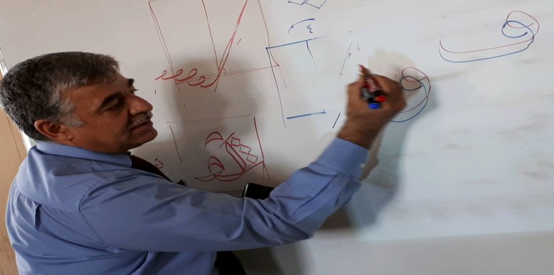 قسم اللغة العربية يقيم ورشه عمل ودورة تدريبية للخط العربي